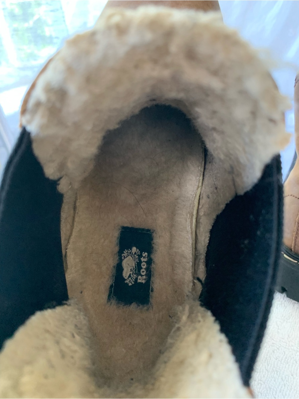 Roots Shearling-Lined Winter Chelsea Lug Sole Boots, Sz 8.5 - Picture 13 of 16